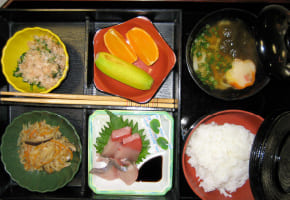 昼食